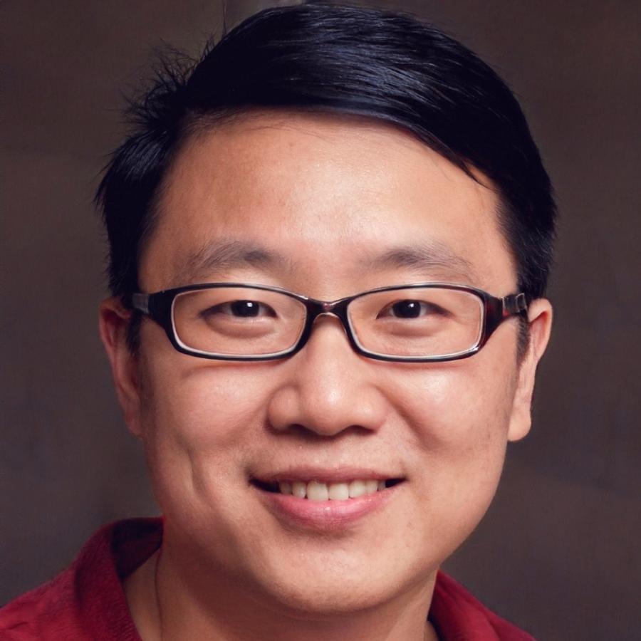 Retrato profesional de Tadeo Urroz